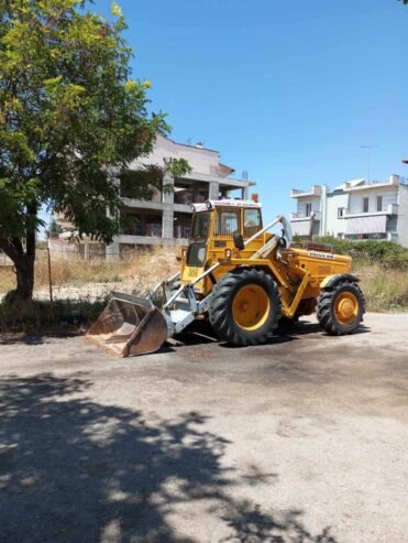 Εκσκαφέας – Φορτωτής με λάστιχα