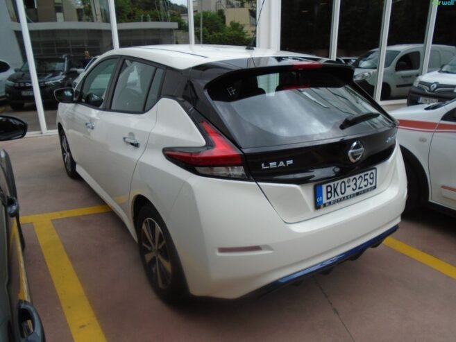 Nissan Leaf SV (40kw)